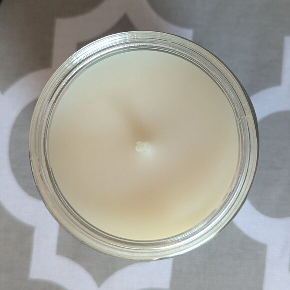 Bath & Body Works Champagne Toast 7oz. Candle - Picture 2 of 3